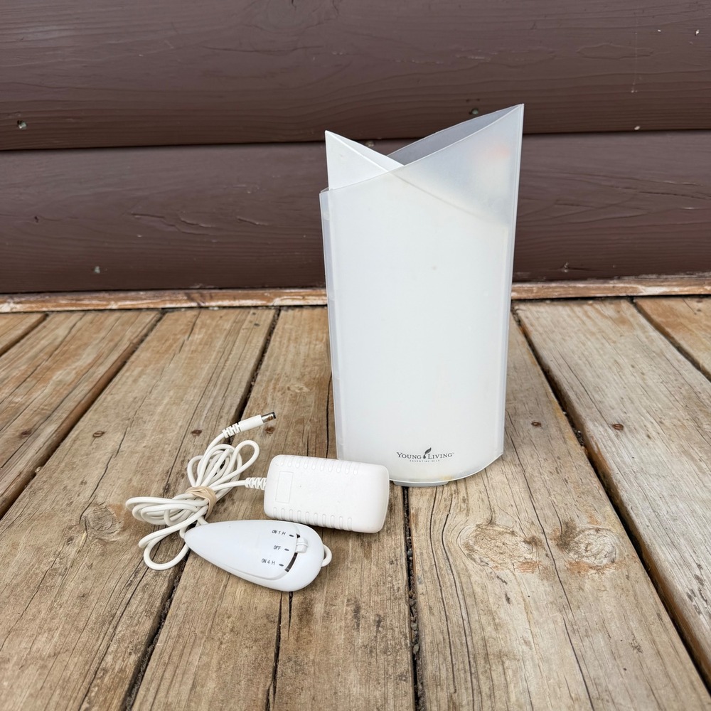 Genuine Young Living (PZ-UA08) Bamboo Aroma / Essential Oil Diffuser w/ Power